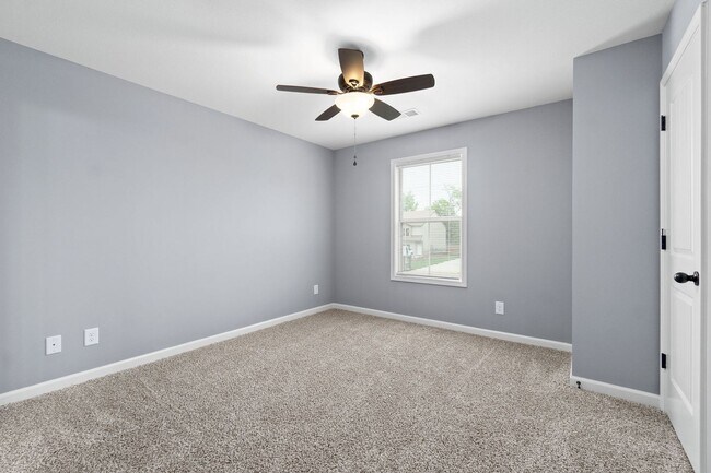 Building Photo - 288 Smithson Ln