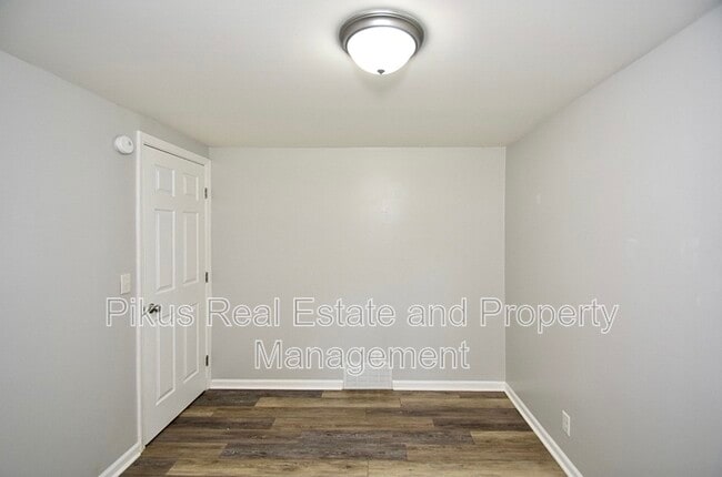 Building Photo - 8509 Market Ave N
