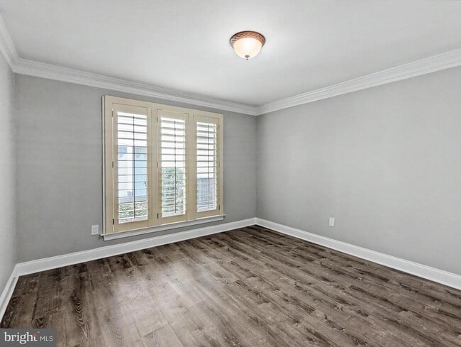 Building Photo - 140 Westbury Ct