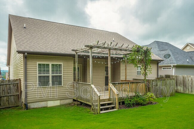 Building Photo - 6628 Kenton Ridge Cir