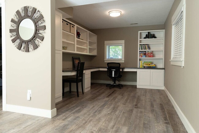 Building Photo - 8212 Bennett Rd