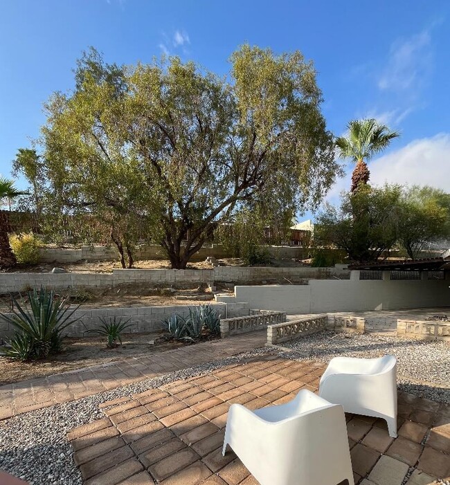 Building Photo - 37932 Mountain Shadow Ln