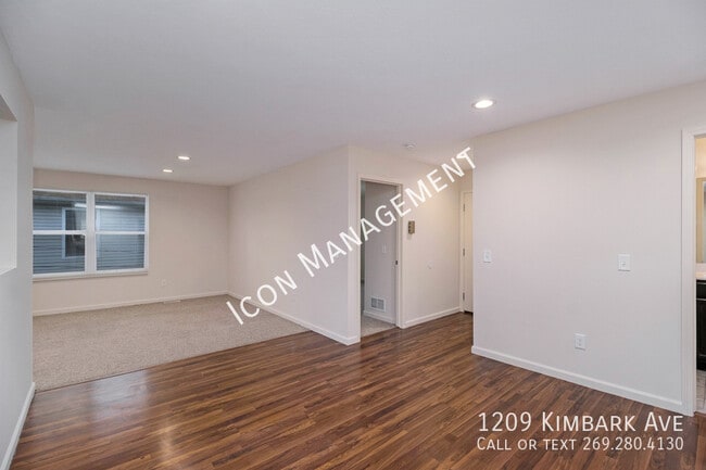 Building Photo - 1209 Kimbark Ave