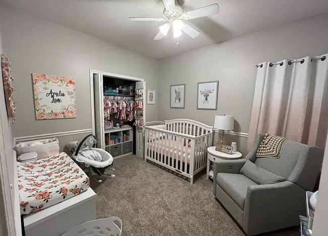 Building Photo - Spacious 4BR Home with Fireplace, Screened Porch & Privacy-Fenced Yard