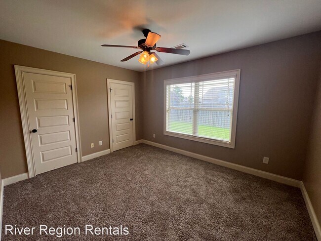 Building Photo - 5 br, 3 bath House - 430 Stone Park Boulevard