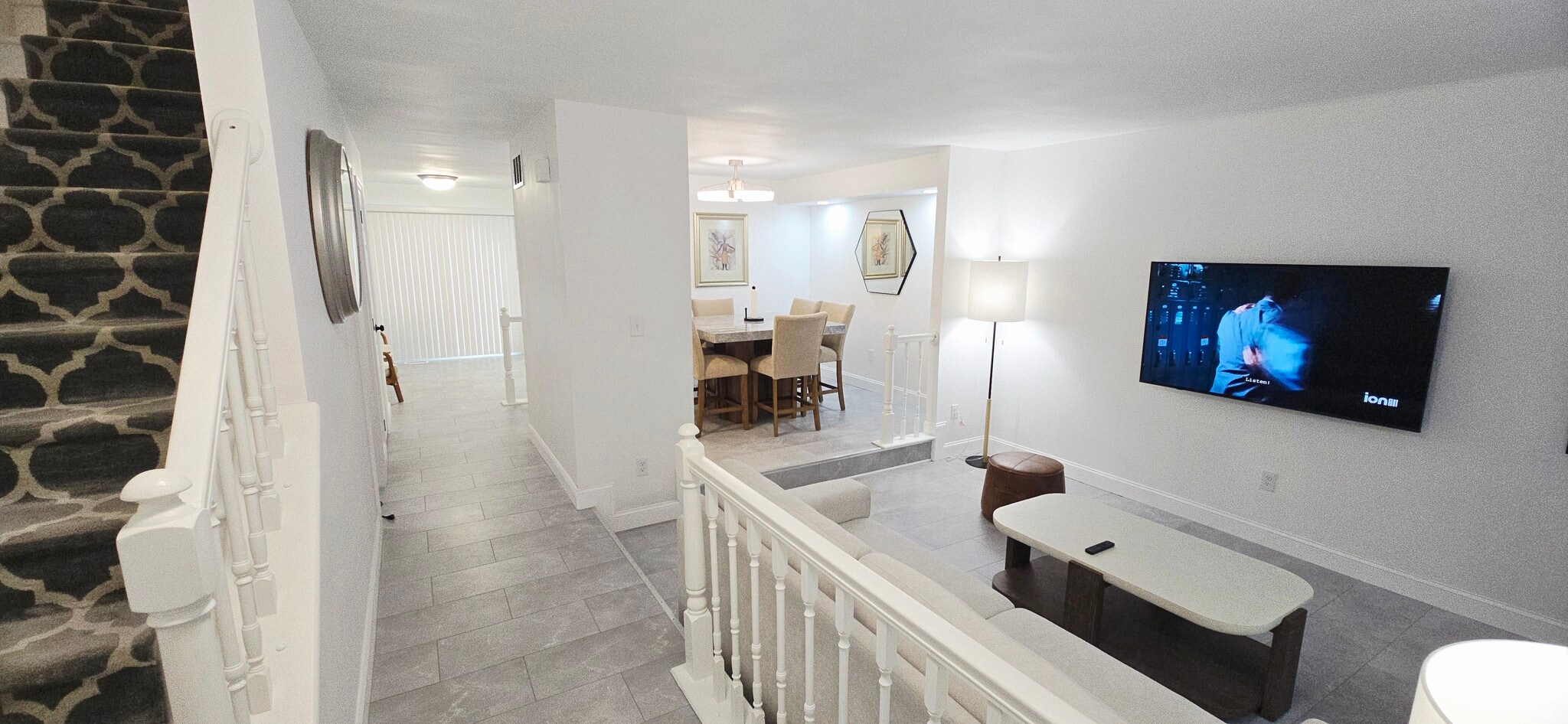 Building Photo - 8 Highlands Ct