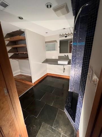 Building Photo - 566 Rankin St NE