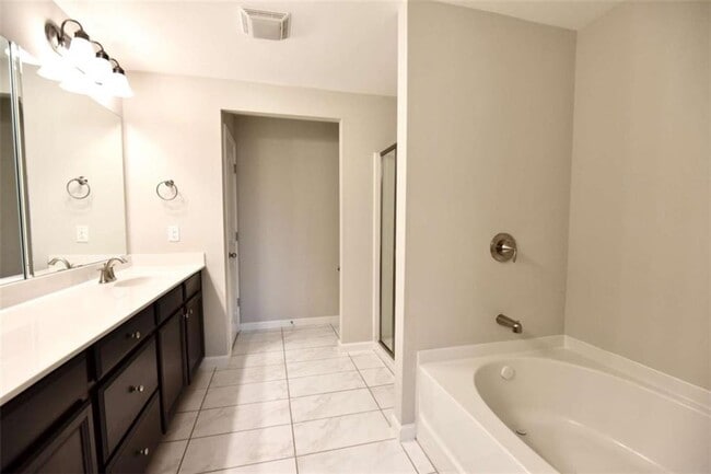 Building Photo - 1223 Foxcroft Ln