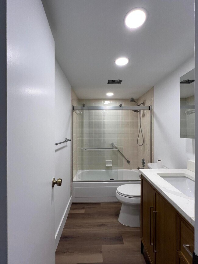 Building Photo - 7770 Tahiti Ln
