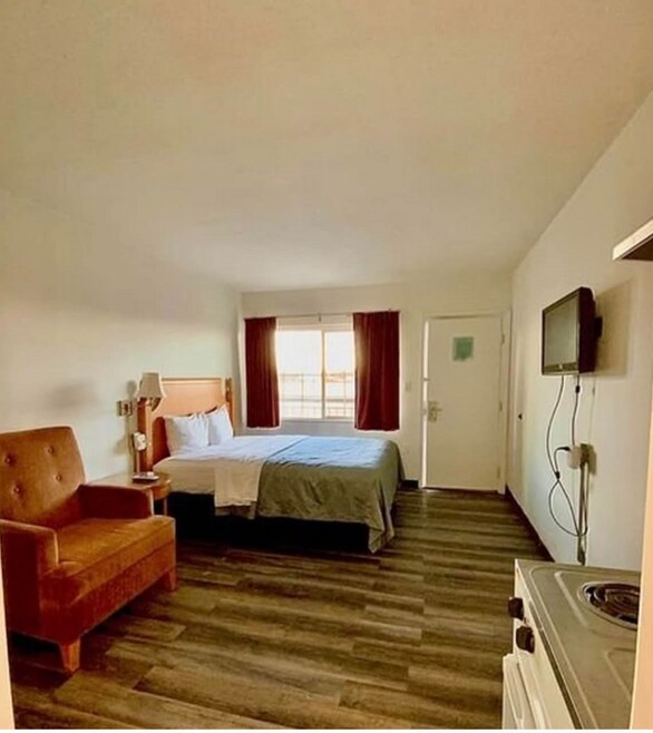 Building Photo - 309 E 3rd Ave