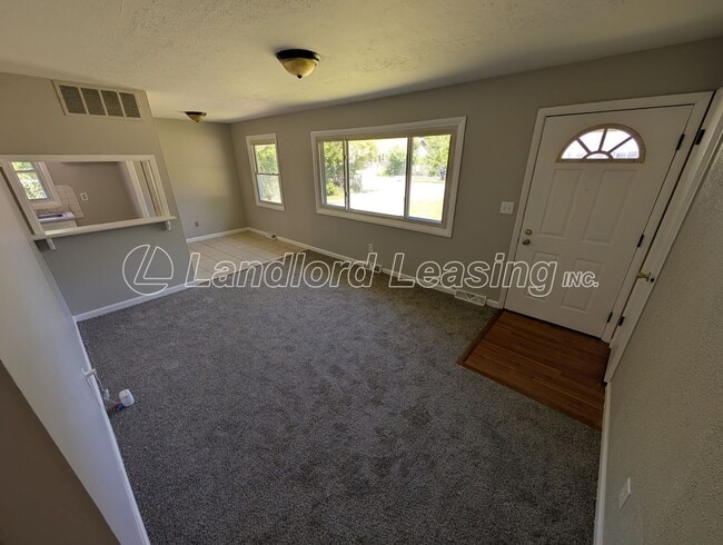 Building Photo - 4252 Belle Ave