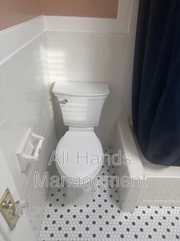 Building Photo - 4116 E 5th St