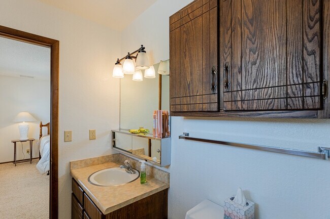 Building Photo - 3165 Silver Arrow Dr