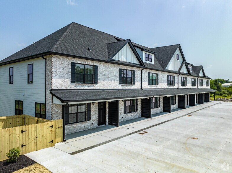 Building Photo - East Adams Townhomes