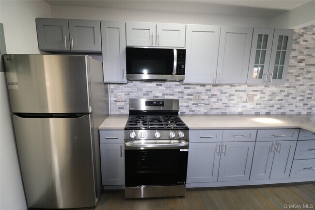 Building Photo - 153 US-9W