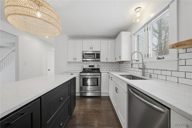 Building Photo - 4316 Clinton St