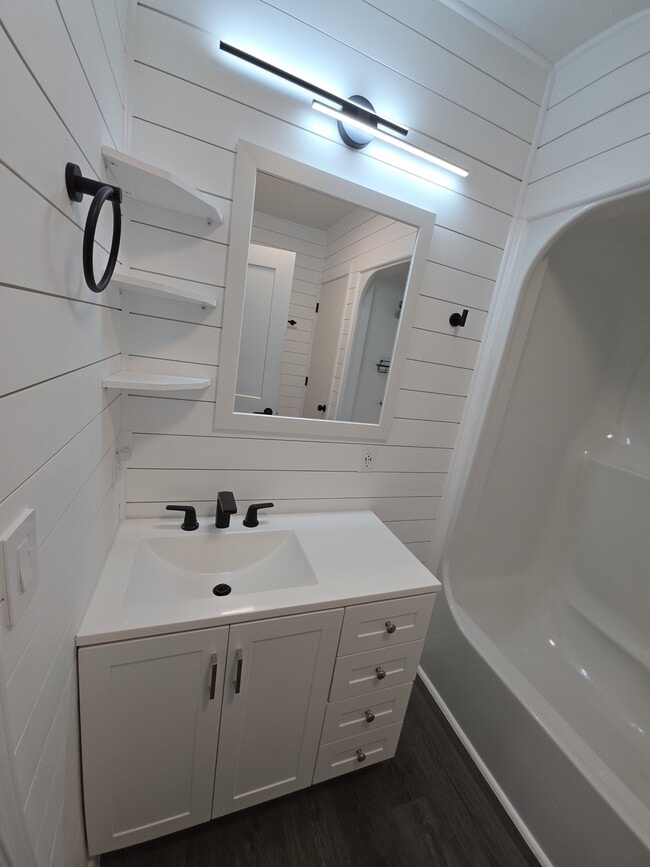 Building Photo - 105 Becky Dr