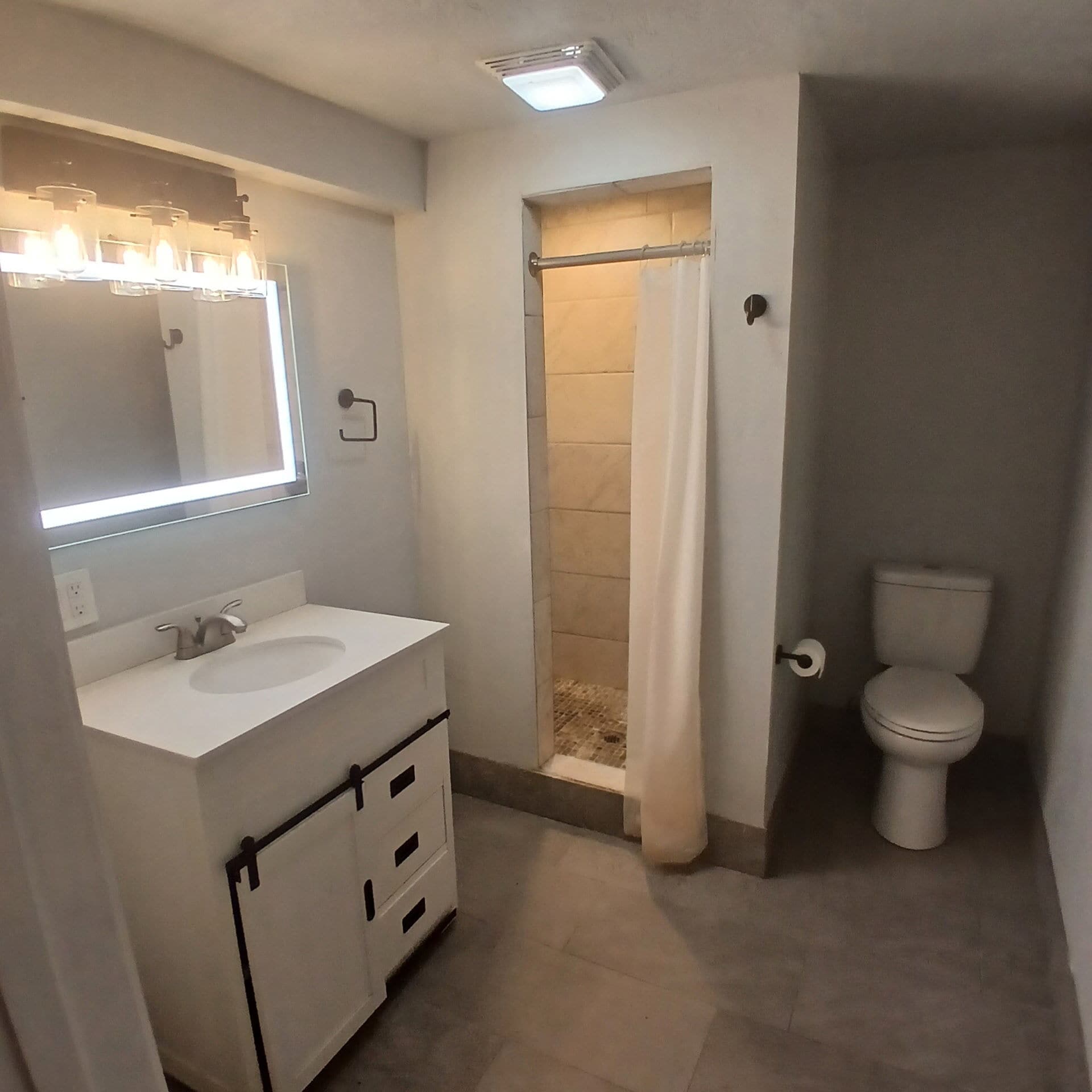 Bathroom - 2284 S 900 E