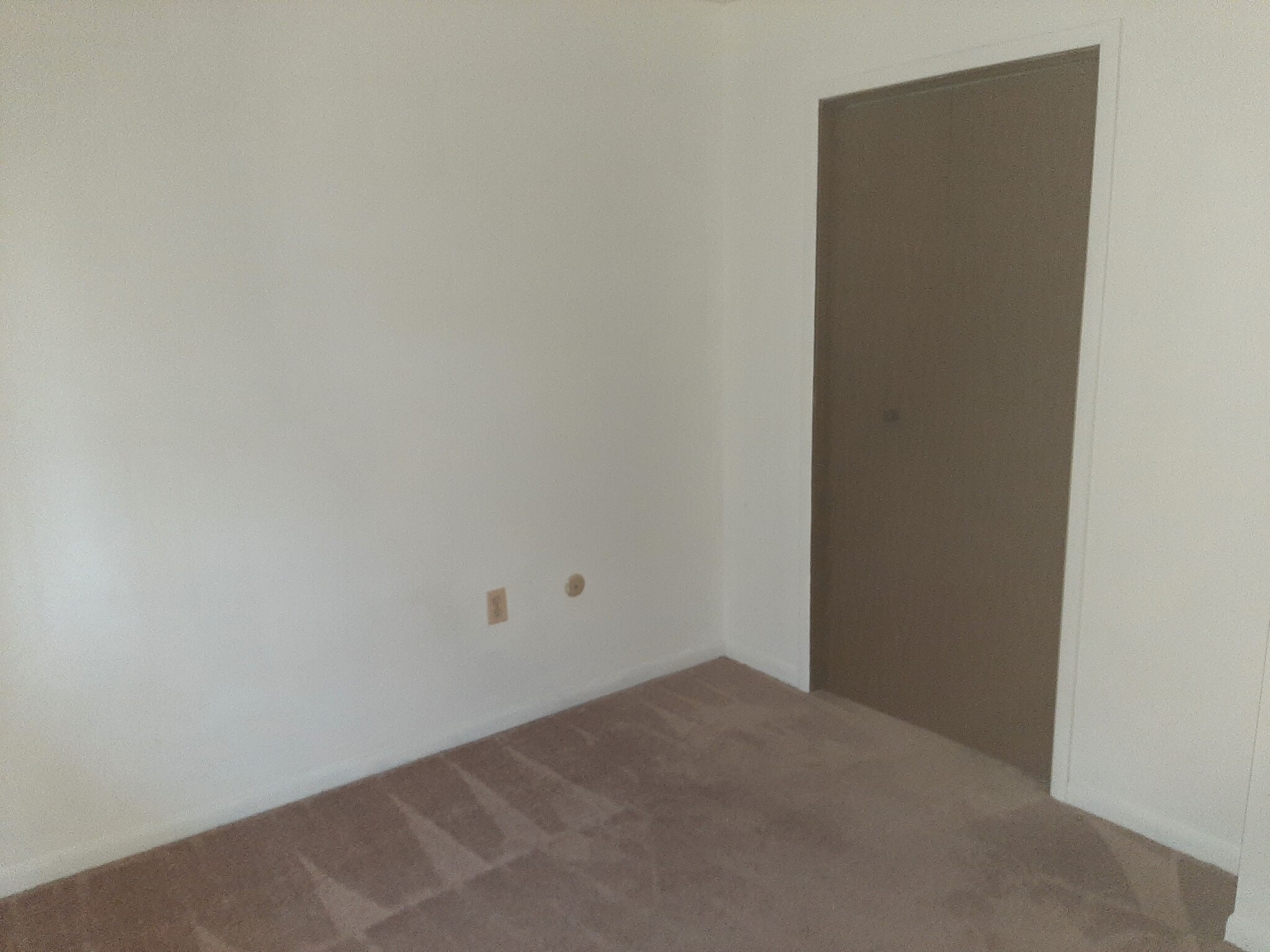 Building Photo - 618 N Terrace Dr