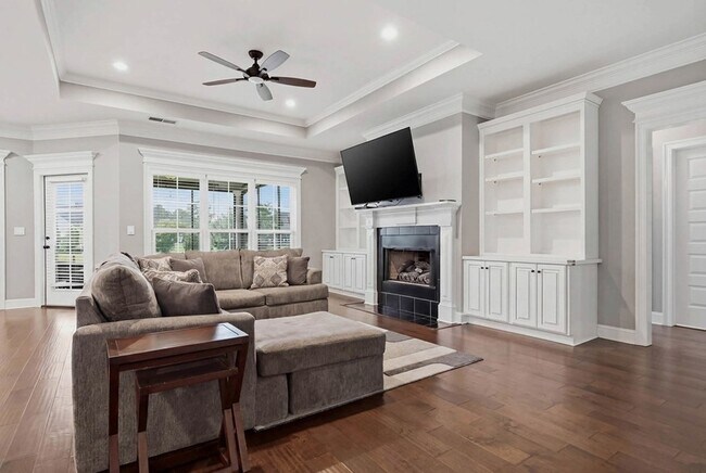 Building Photo - 128 Thistledown Dr