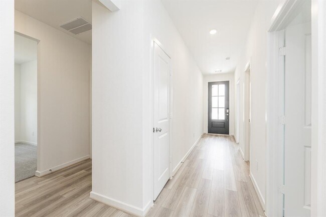 Building Photo - 9711 Burlington Bristol Dr