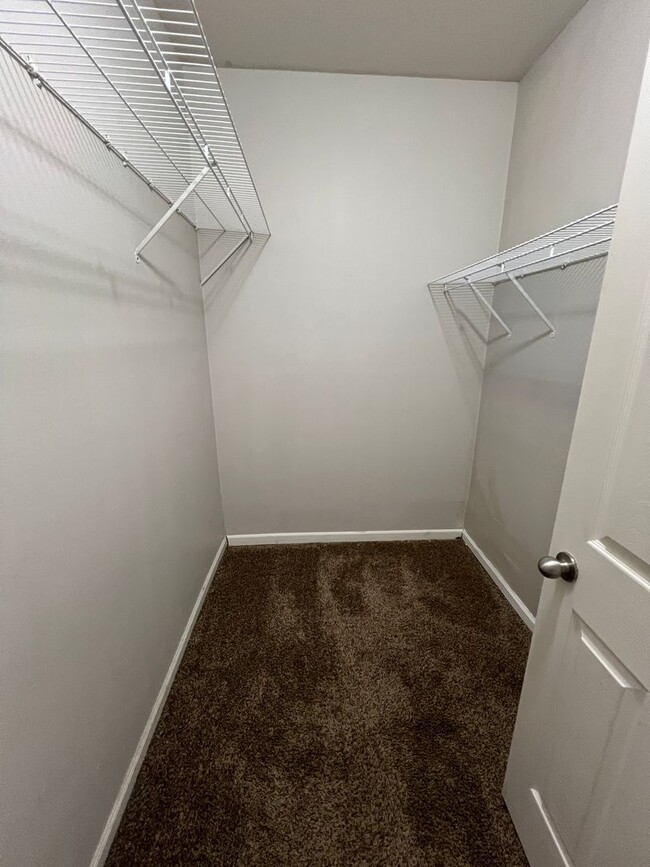 Building Photo - 1920 Monte Vista Dr