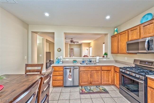 Building Photo - 2541 Libretto Ave