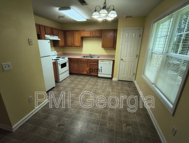 Building Photo - 8370 Hollis St