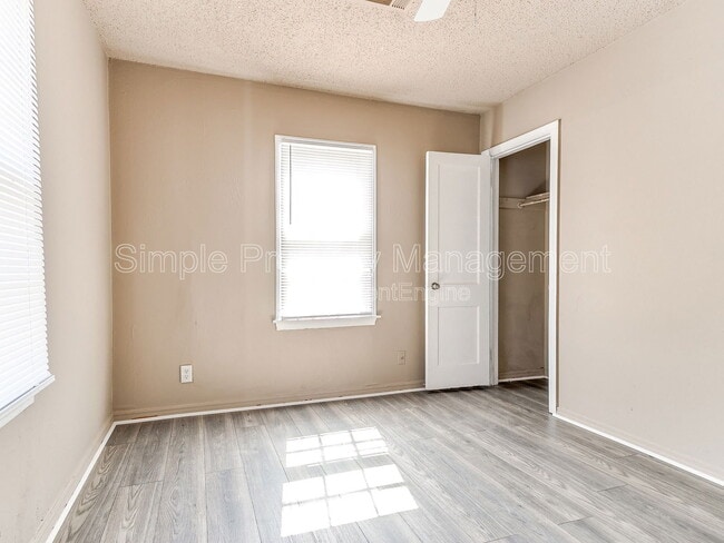 Building Photo - 4011 N Rockwell Ave