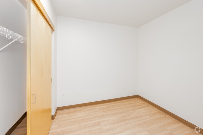 1BR, 1BA - 457SF Bedroom - Cedar Crossing