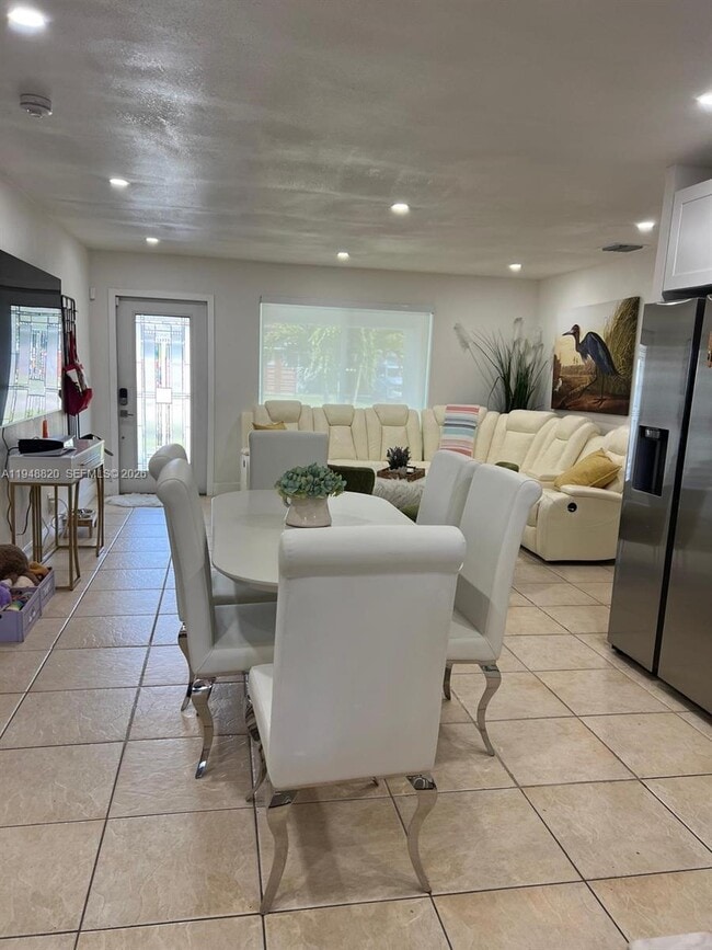 Building Photo - 4711 SW 42nd Terrace