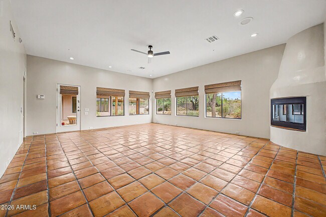 Building Photo - 9202 E Rimrock Dr