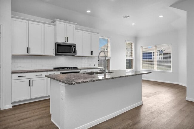 Building Photo - 31411 Raleigh Creek Dr