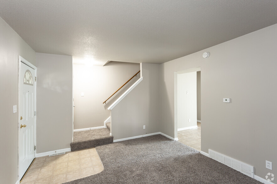 Interior Photo - Pin Oak Apartments 925 Brookside