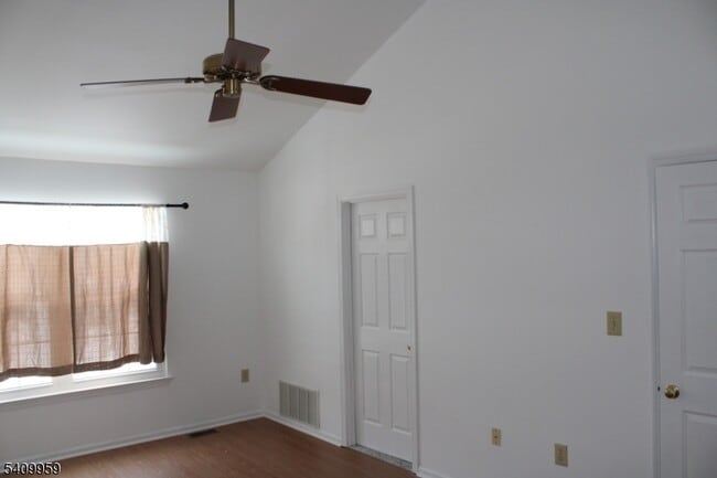 Building Photo - 2 Washington Ct