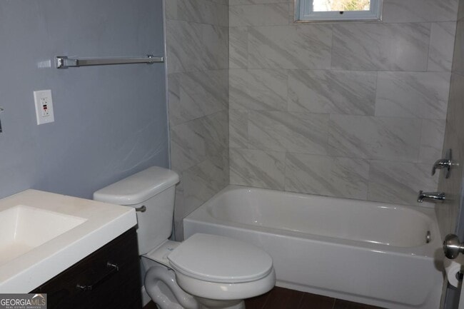 Building Photo - 1526 Childress Dr SW