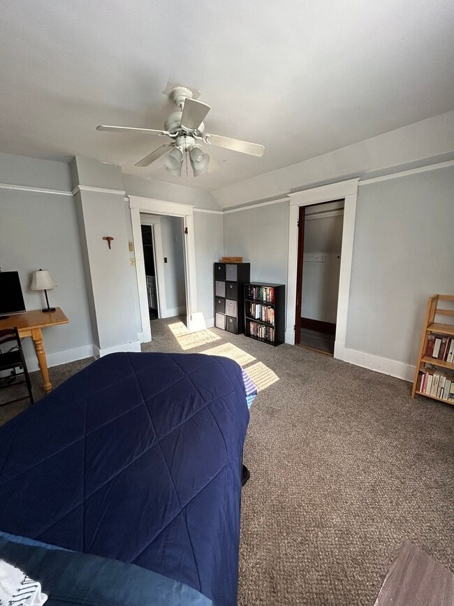 Building Photo - 308 N 11th St