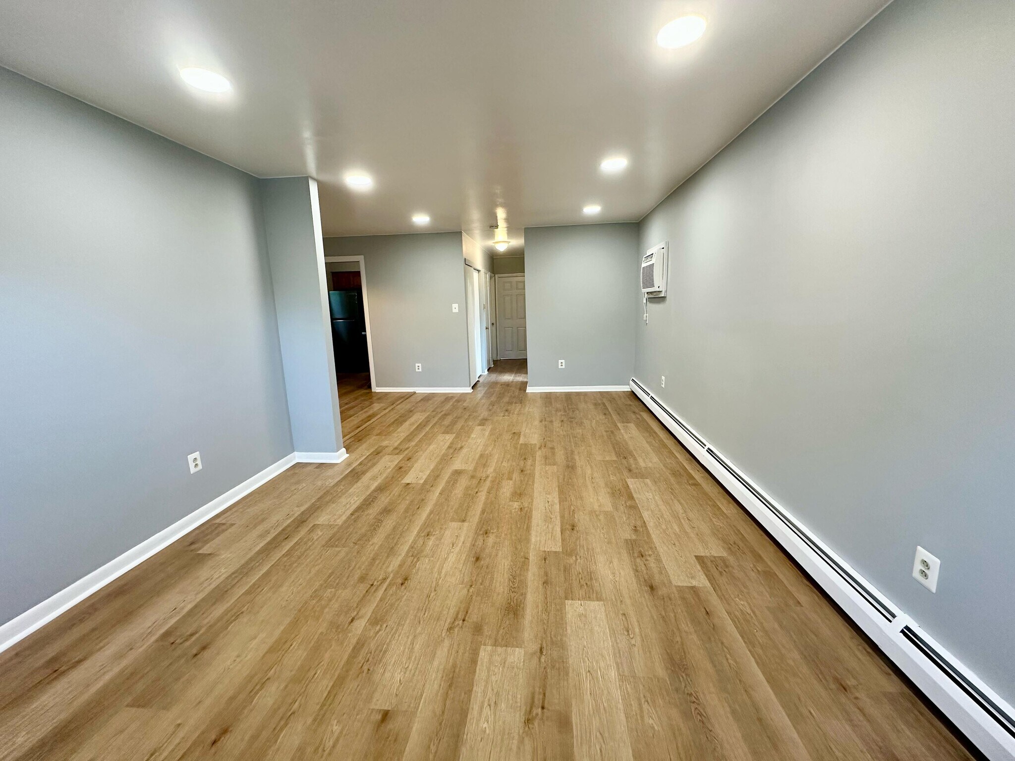 Building Photo - 424 Paxson Ave