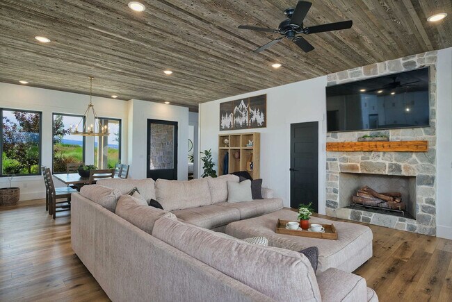 Building Photo - 4742 Heads Up Rd