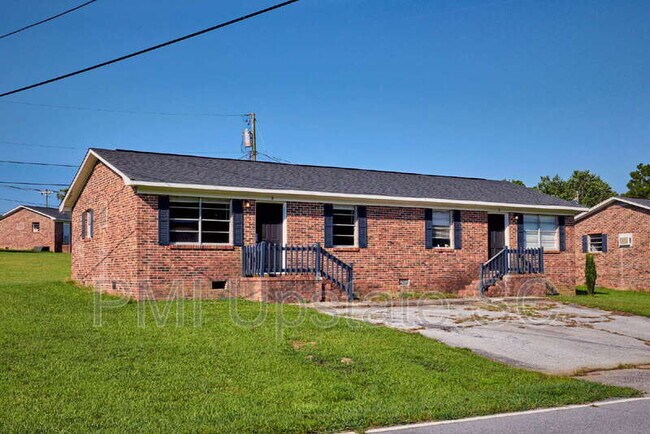 Building Photo - 700 Brook St