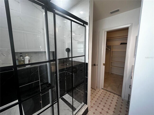 Building Photo - 3702 Meyer Pl