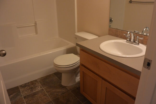 Building Photo - 13106 NE 25th St