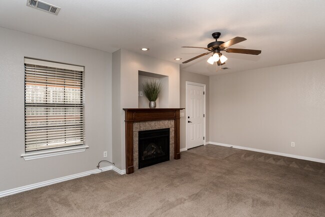 Building Photo - 4069 Glenstone Terrace