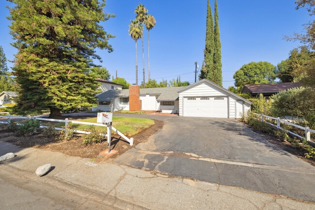 Building Photo - 23265 Leonora Dr