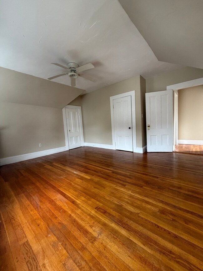 Building Photo - 253 Whitwell St