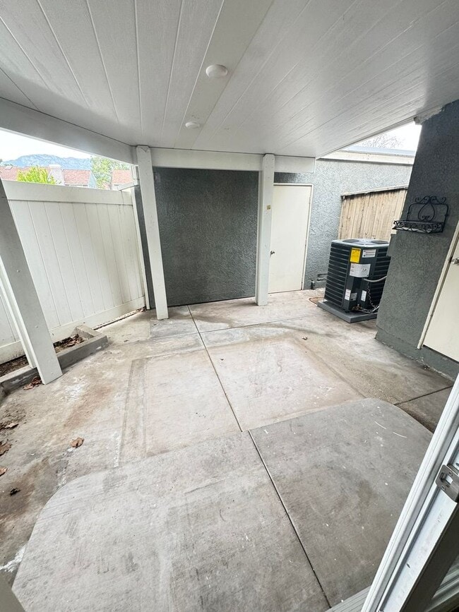 Building Photo - Welcome home to this charming and cozy corner-unit condo in the heart of Rancho Cucamonga!