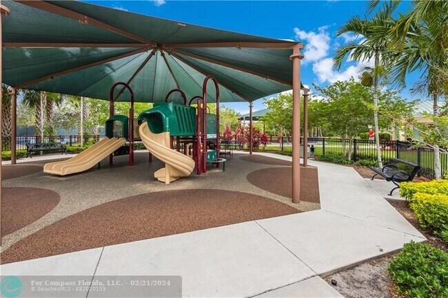 Building Photo - 3507 Oaks Way