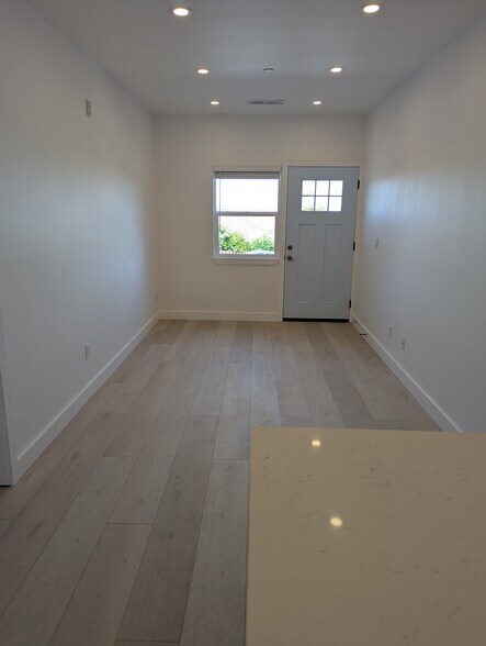 Building Photo - 61 Madera Avenue
