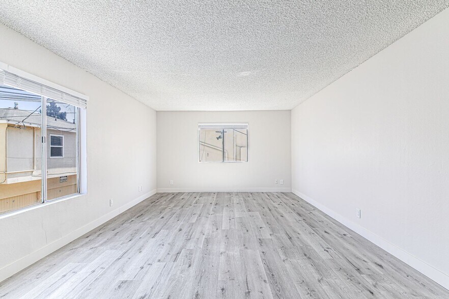 Building Photo - 1128 Stanley Ave