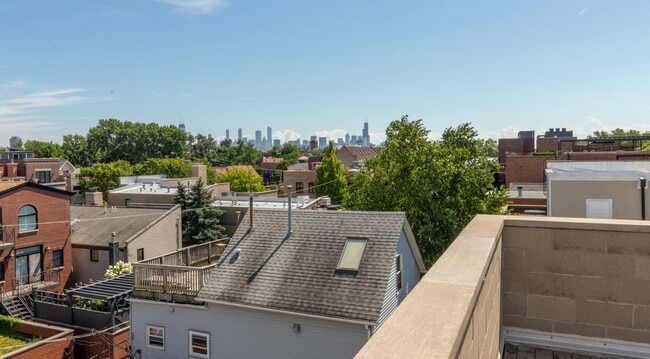 Building Photo - 2639 N Wayne Ave